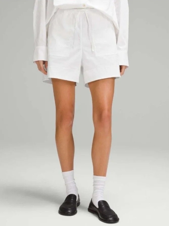 lululemon athletica Pants - NWT Lululemon Cotton-Blend Poplin High-Rise Short 4" White Size M